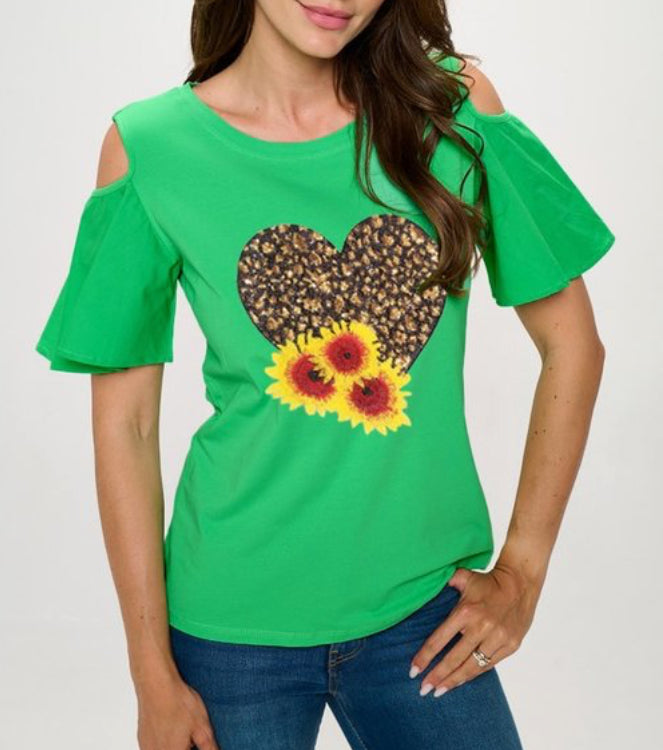 GRAPHIC TOP T2032. PACKAGE 3 TOPS 1S 1M 1L. $8.90 UNIT PRICE