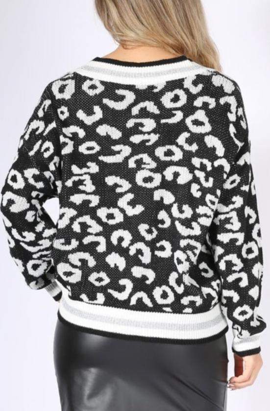 SWEATER S3008.  PACKAGE 6 SWEATERS S(2), M(2), L(2).  $10.00 UNIT PRICE